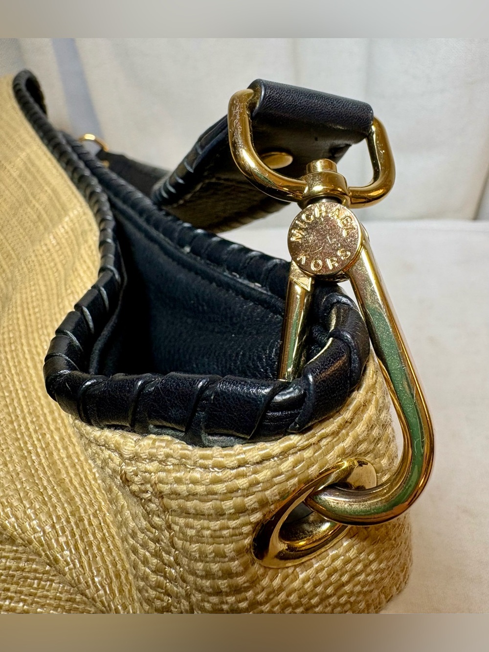 Michael Kors Straw Woven Hobo Shoulder Bag Black Leather Trim Gold MK Gold Charm - Picture 5 of 12
